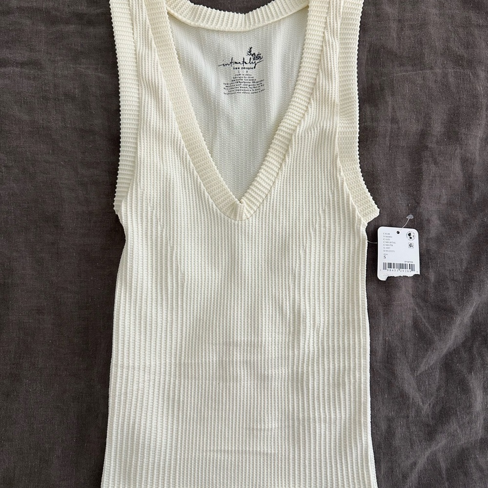 Elegant Cream V-Neck Ribbed Tank Top